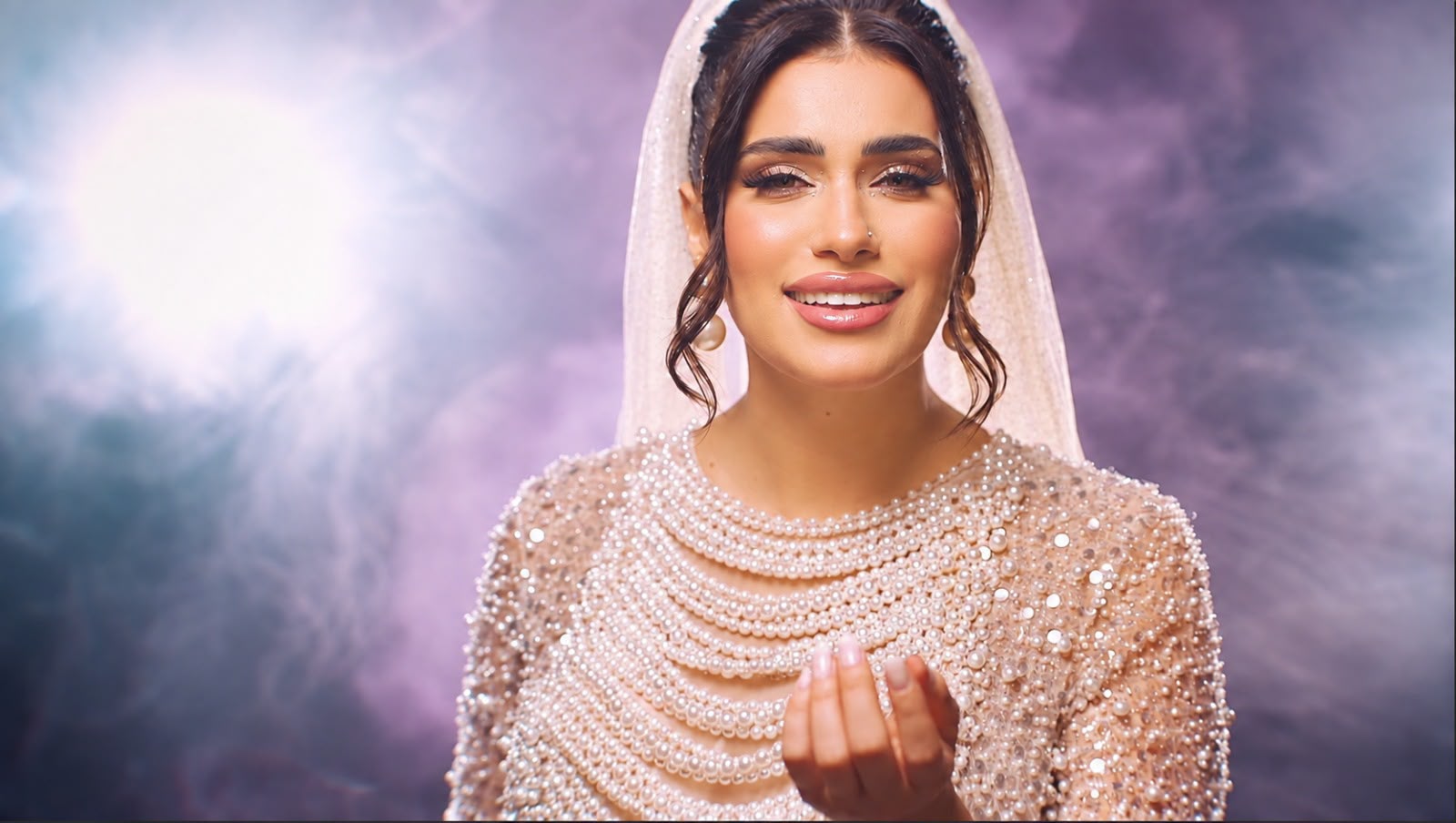 هناء الإدريسي تُطلّ عروساً في «أجمل لحظة»… والجمهور يهنّئها بالزواج